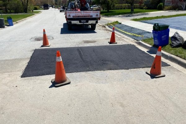 Professional-asphalt-repair-on-the-road