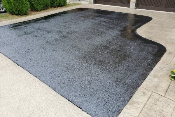 driveway-sealing-for-residential-property