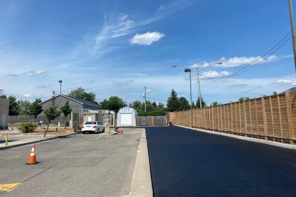 driveway-sealing-for-spacious-road
