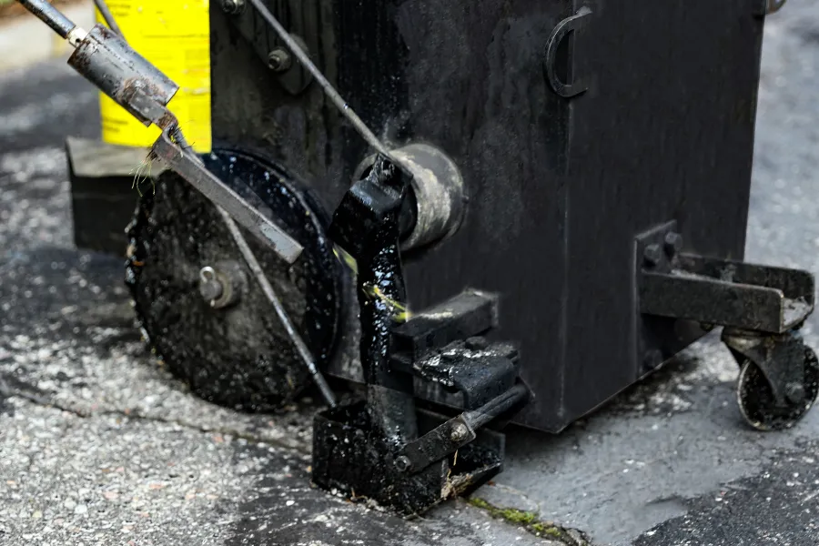 hot rubber crack filing North York