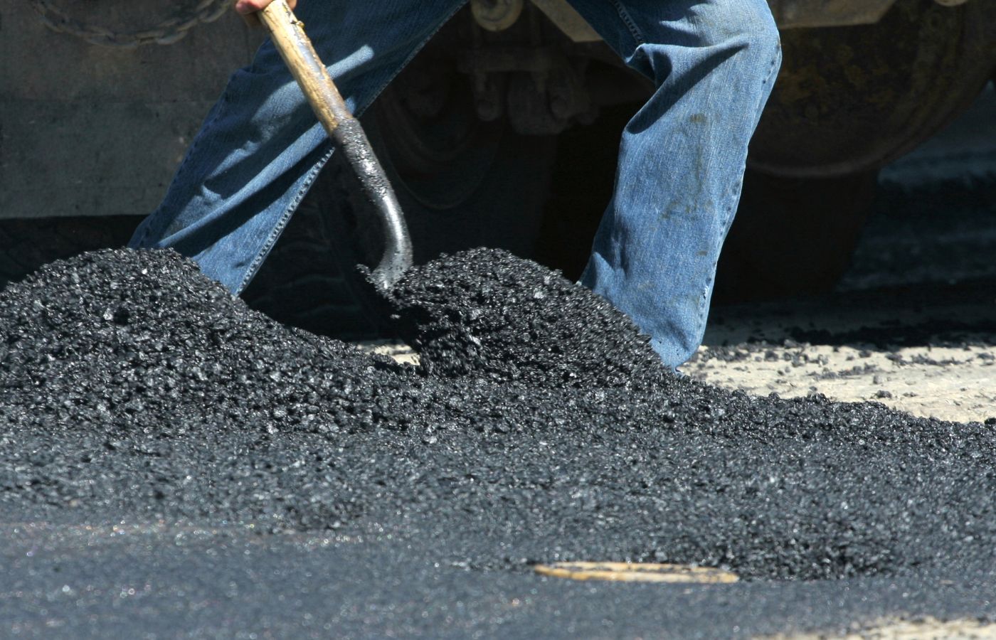 long lasting asphalt repair method for driveways