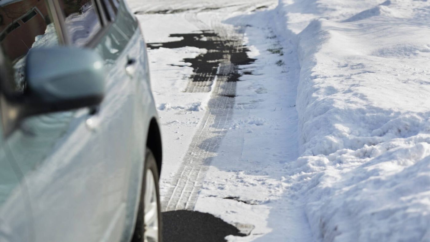what causes cracks in asphalt